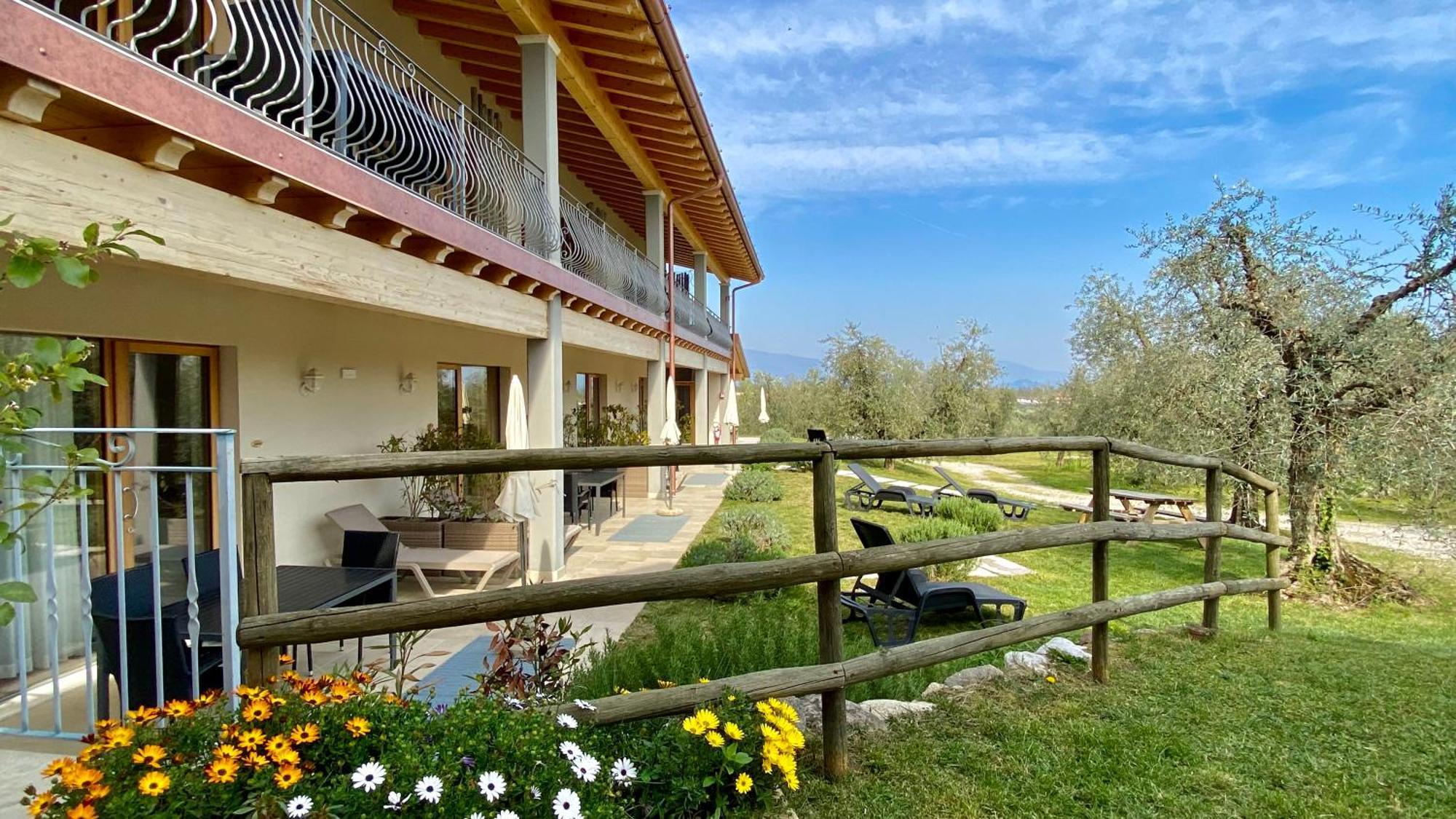 Agriturismo Fioralba ポルペナッツェ・デル・ガルダ エクステリア 写真